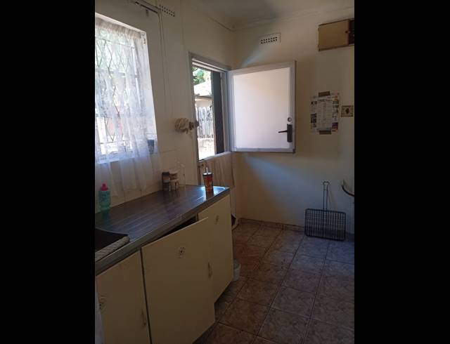 2 BEDROOM HOUSE FOR SALE IN MONTCLAIR